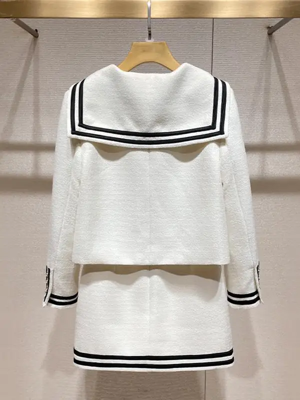 制服っぽい私服をカジュアルに着こなすには？Jolly Noteの学院風セットアップが解決する3つのポイント