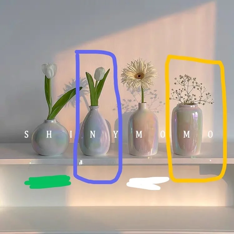 花瓶を選ぶときに迷うなら、このカラフルな陶器小花瓶が解決する！