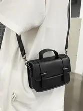 ミニマルデザイン メンズショルダーバッグ【トレンド・ボックス型・斜め掛け】