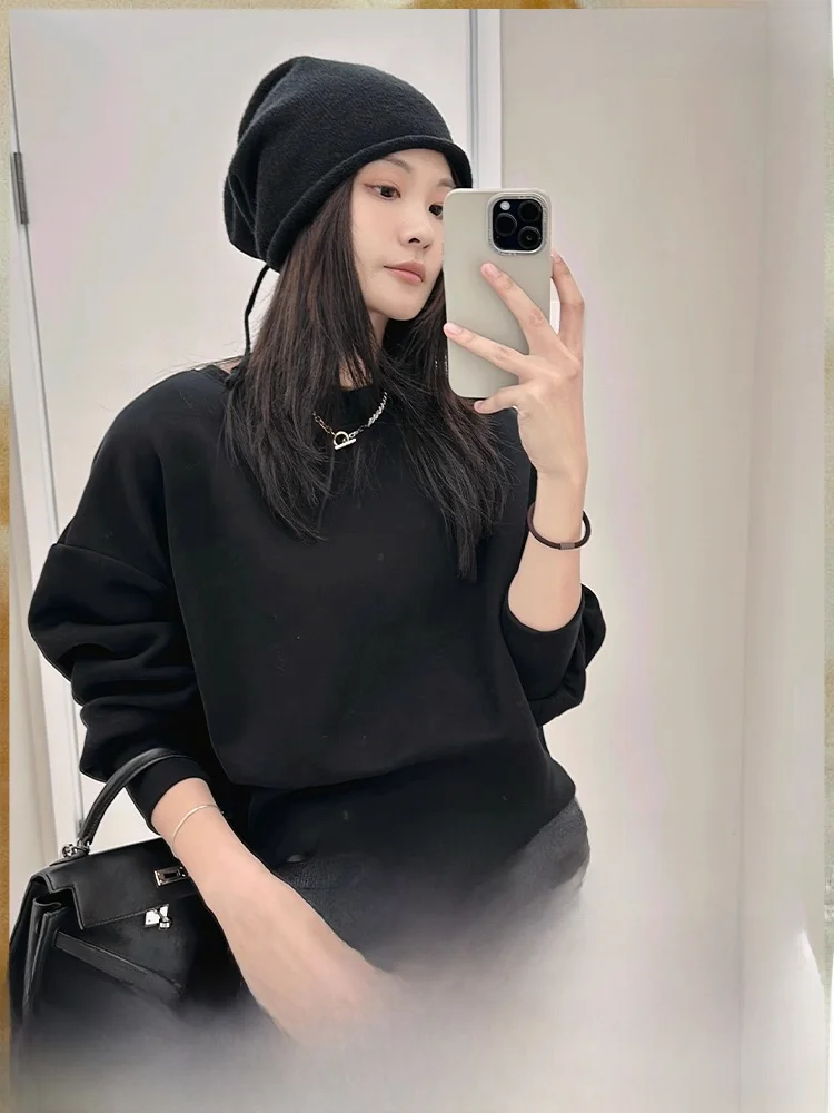 大人可愛い服 50代コーデ | 質感と色のバランスで失敗しない選び方徹底解説