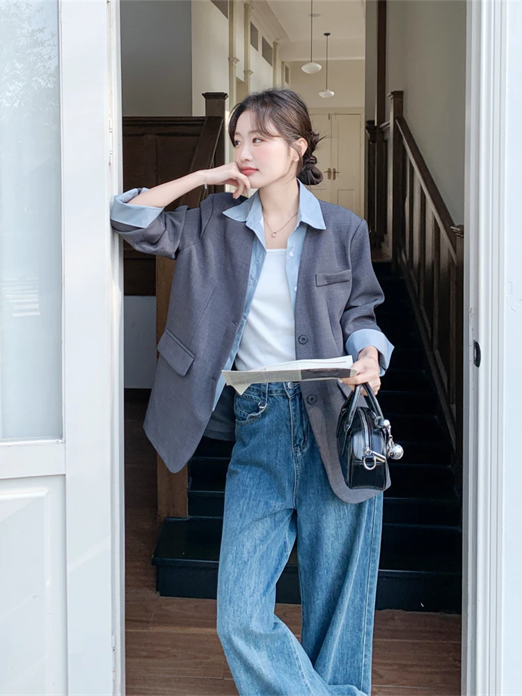 50代女性向けスーツジャケットの選定：デザイン性と実用性を両立した襟付きジャケット
