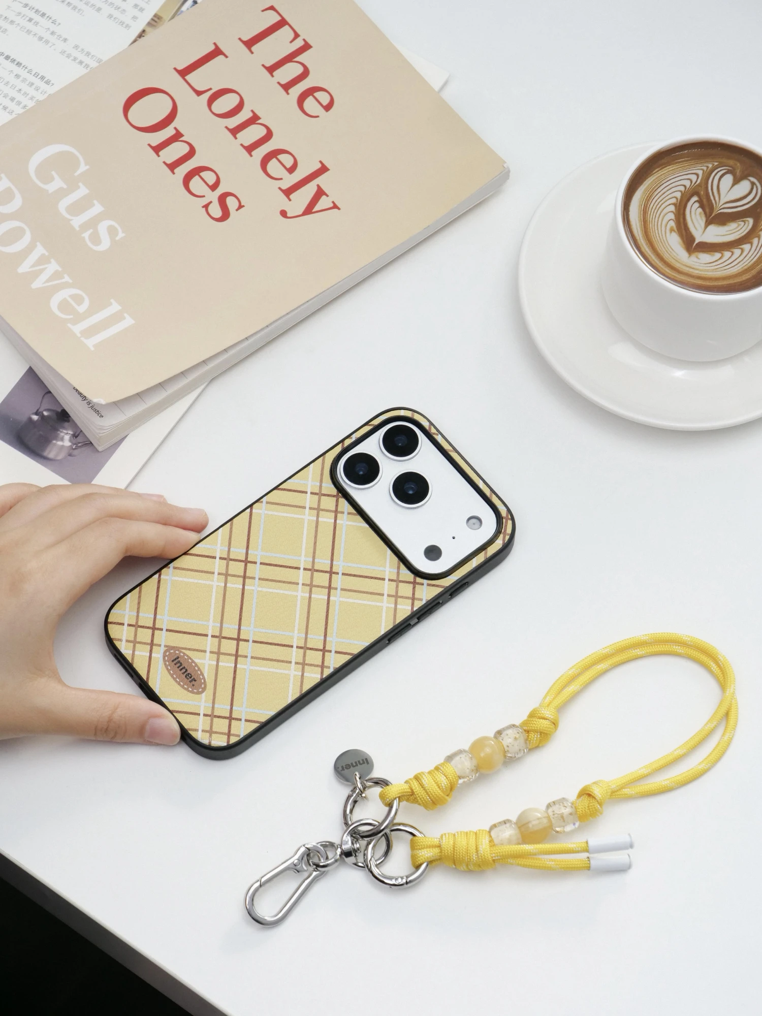 革スマホカバーは傷みやすい？チョコレートクリームシリーズの実際の耐久性と使用シーン