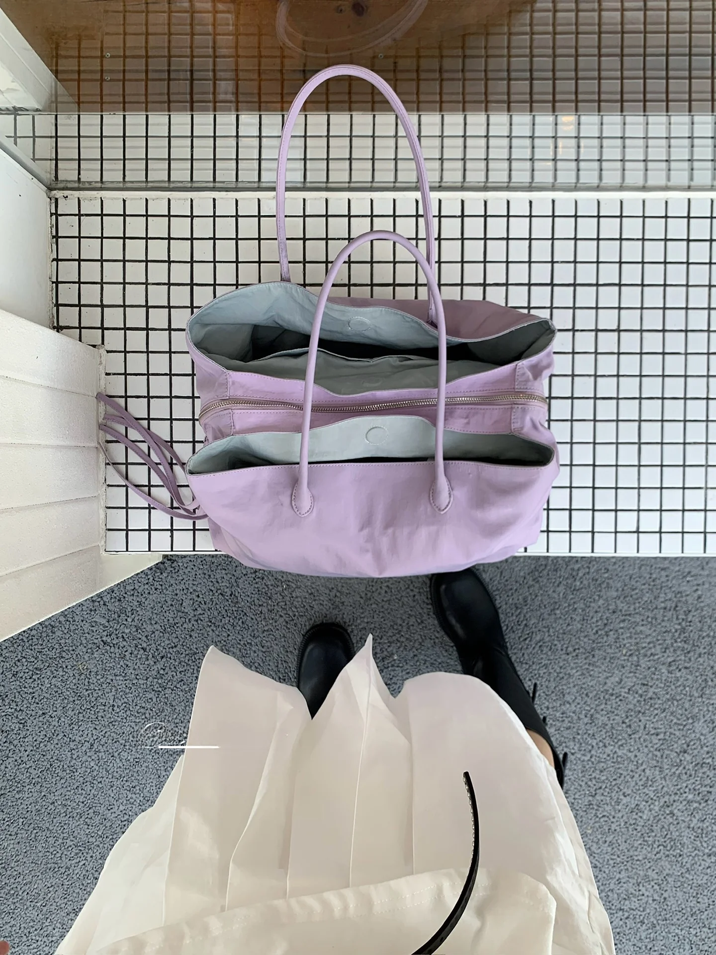 2泊3日の旅行で荷物が抱えられない？軽量でオシャレな大きめトートバッグの選び方とは？