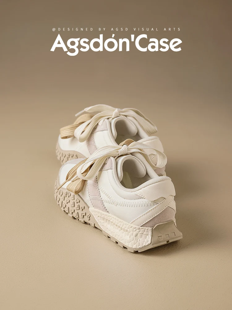 レースアップスニーカーの足にフィットする方法：Agsdon 厚底デザイン女性用スニーカーの実測ガイド