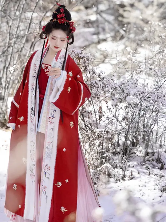 直襟長褙子【秋冬用・保温・漢服・紅梅デザイン・百迭スカート】（セットアップ対応）