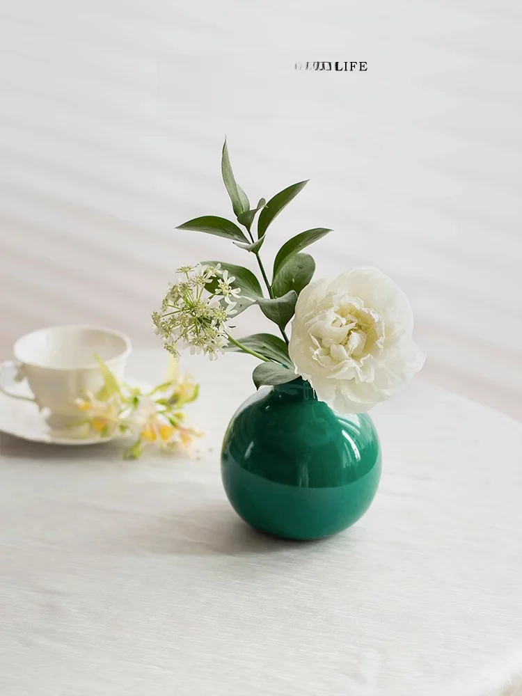 見つけたデイリー雑貨まとめ 毎日の暮らしに彩る花瓶の開花期秘密