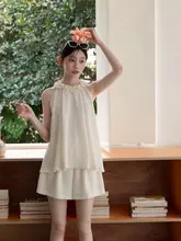 夏用のアプリコットカラー ホルターネックノースリーブブラウス【木耳フリルデザイン・ゆったりフィット】