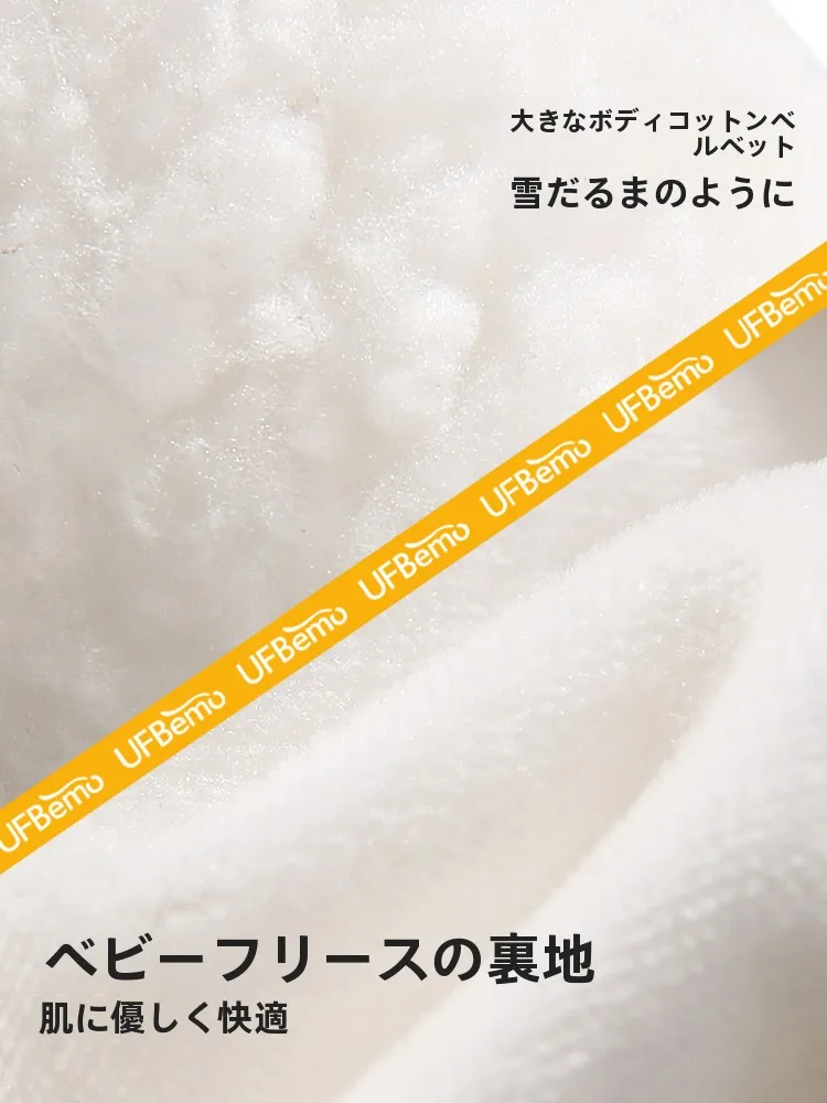 こたつペットに雪だるま帽子を装着する：冬のペットとの温かさを演出するアイテム