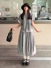 花柄グレーの重工デザイン フレンチ風レディースTシャツとスカート【フリル付き・春用】（セットアップ対応）