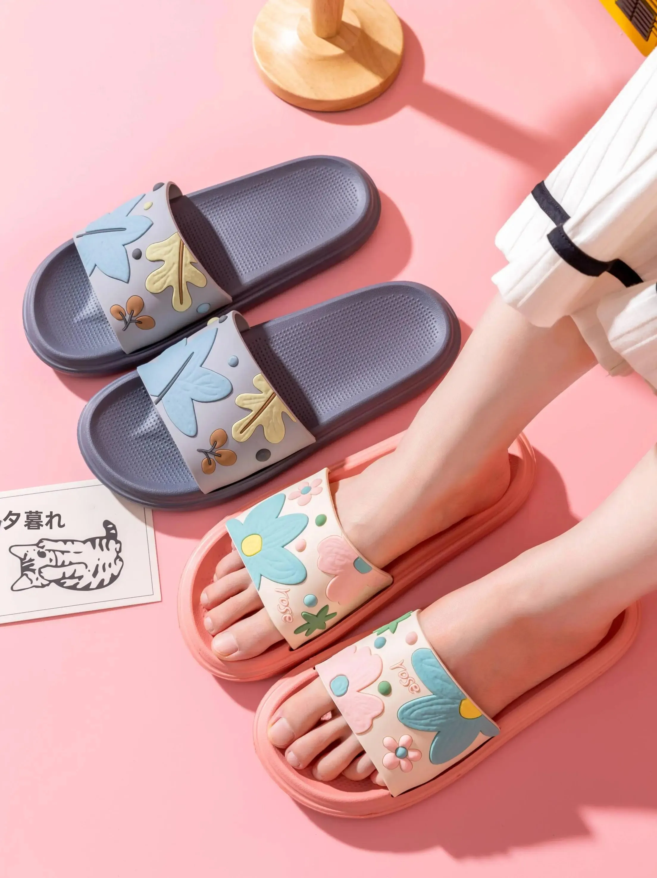 女性用厚底防滑サンダル：夏期外出時の足の疲労軽減と安全確保