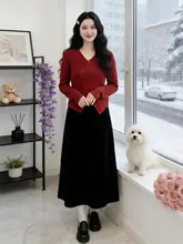 大きいサイズの春用コーデにぴったり！不規則Vネックニットトップスとスカート
