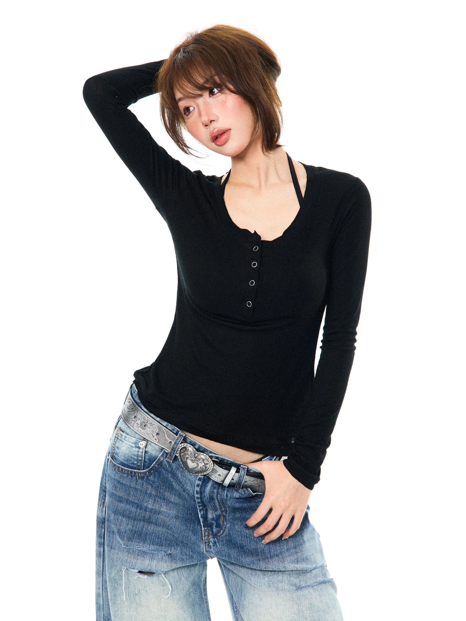 20代後半の女性が今すぐ着るべき春のハイネックTシャツは？