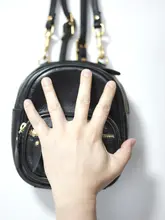秋の新作レトロデザインの斜め掛け本革ミニバックパック【柔らかな牛革・シンプルカラー】