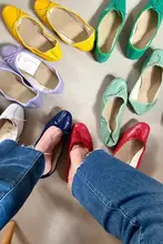 甘く優雅なデザイン！バレエ風ソフトシープスキンシューズ【手作り・リボン付き・疲れにくい】