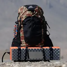 アルミ箔製防潮マット【折りたたみ式・持ち運び便利・アウトドア用・ピクニック・ヨガ対応】