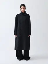 ウール混紡のオーバーサイズダブルブレストコート