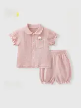夏用 綿素材のベビー用半袖トップスとショートパンツ【薄手・襟付き・ルーズフィット】（セットアップ対応）