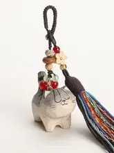 手作り木彫り猫型キーホルダー【招財猫・三毛猫デザイン・自動車やバッグに最適】（セットアップ対応）