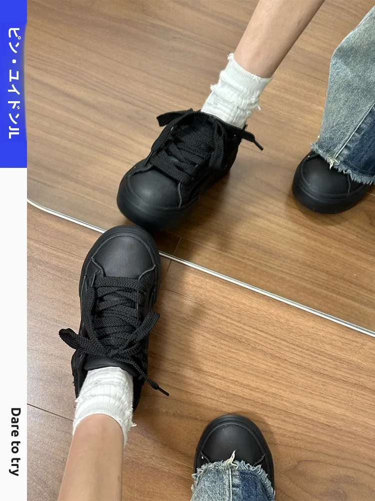 黒スキニー スニーカーを選ぶべきタイミングは？