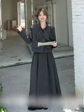 洗練されたデザイン！通勤スタイルの女性用ジャケットとスカート（セットアップ対応）