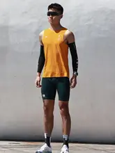 男女兼用フィットネスショートパンツ【速乾・提臀効果・五分丈】（セットアップ対応）