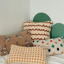 かわいいカートゥーンデザインの秋冬用クッションカバー【レトロな色彩・リビングや寝室用】