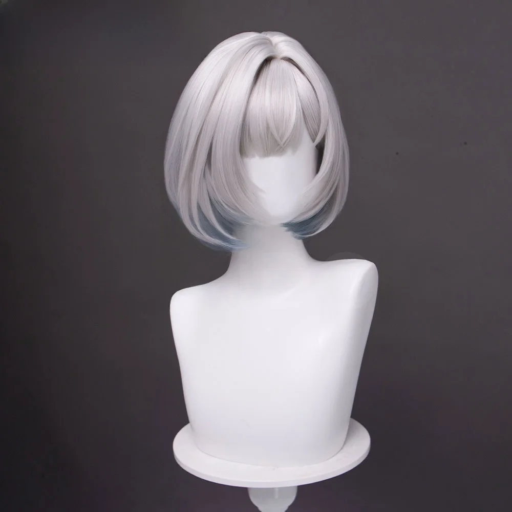 ショートヘアのトレンドが2026年も続くなら、白髪ぼかしアッシュグレーと簡単アップスタイルでどうやって年齢を感じさせないか？