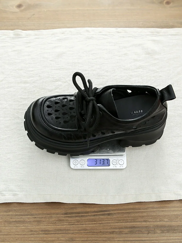 牛革製厚底ローヒールサンダル：サイズ感と足へのフィットを実証する
