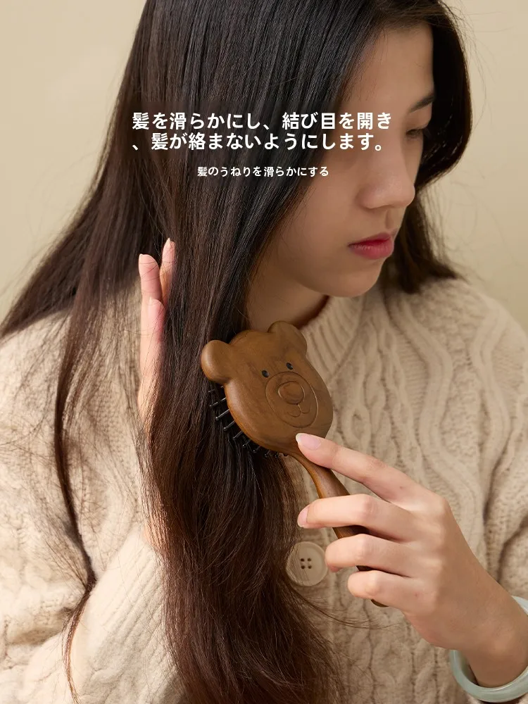 白髪を防ぐための頭皮マッサージは、手でやるのとマッサージブラシでやるの、どちらが効果的？