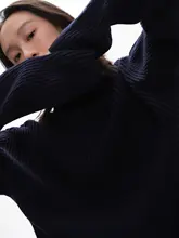極上の柔らかさ！2色展開タートルネックニットセーター【ワイドシルエット・リブ編み】