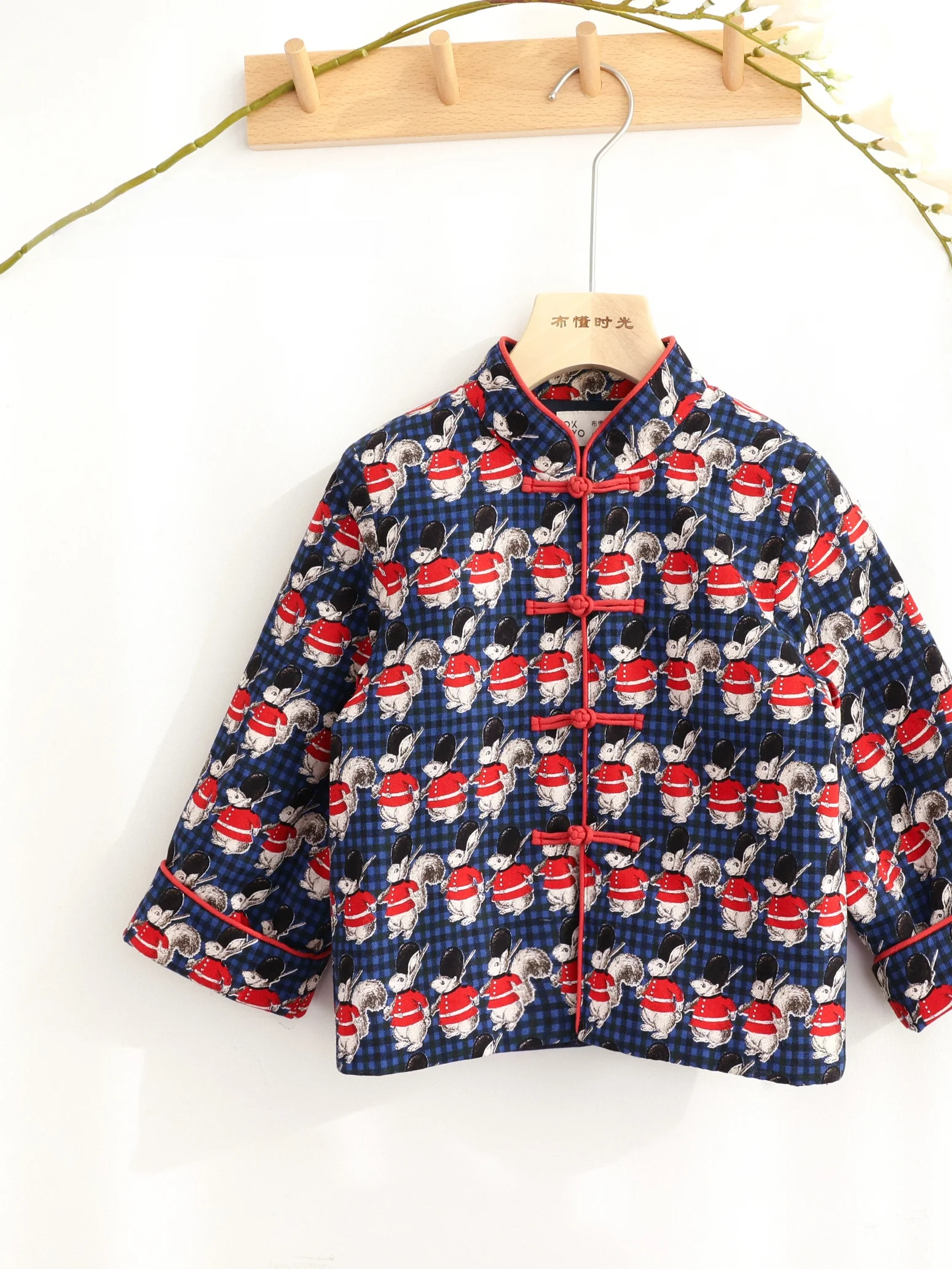 お正月の初詣でどんな服装がおすすめ？男性用のクラシックとモダンの違いを知れば、失敗しないスタイルが見つかる
