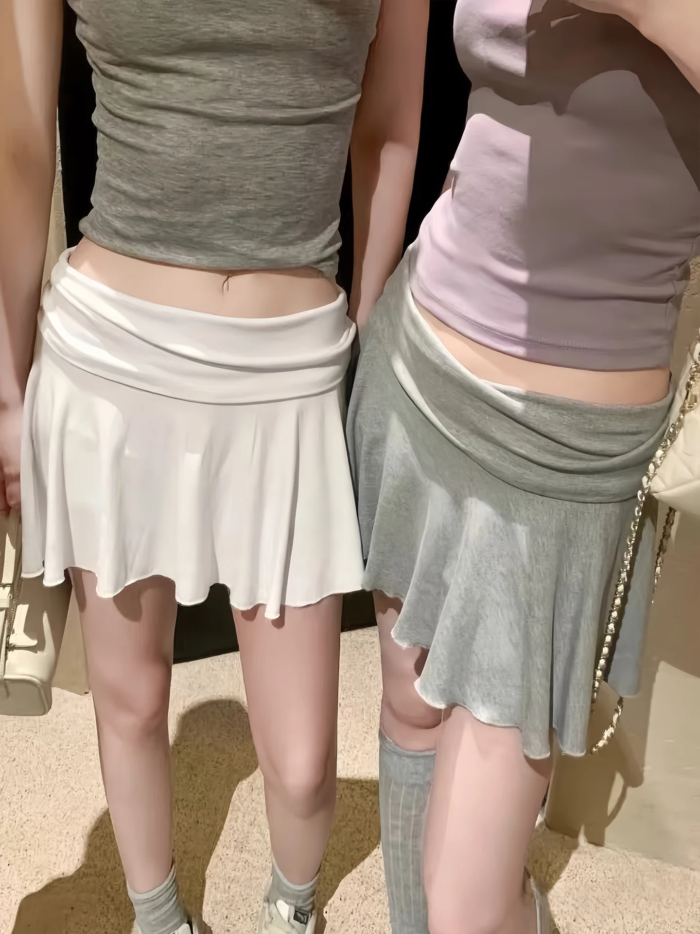 テニスコーデにぴったりなミニスカートは、本当にブラックと白だけ？