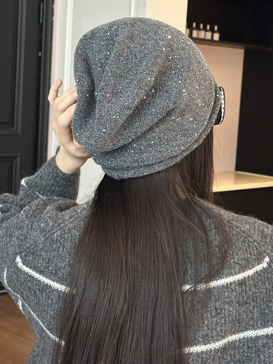 ポンポン付きニット帽は春に買えばいいの？それとも冬に？