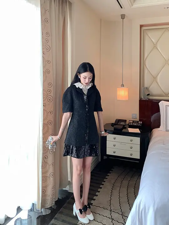 ラメ装飾の秋用レディース三点セット【半袖トップス・スカート・ノースリーブインナー】（セットアップ対応）