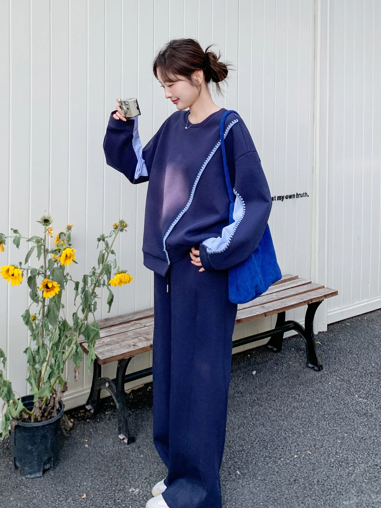 春の日常にぴったりなパーカーは、どう選ぶ？