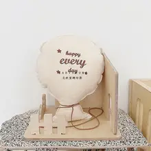 北欧風ベビー誕生日記念刺繍クッション【名前入り・バルーンデザイン】
