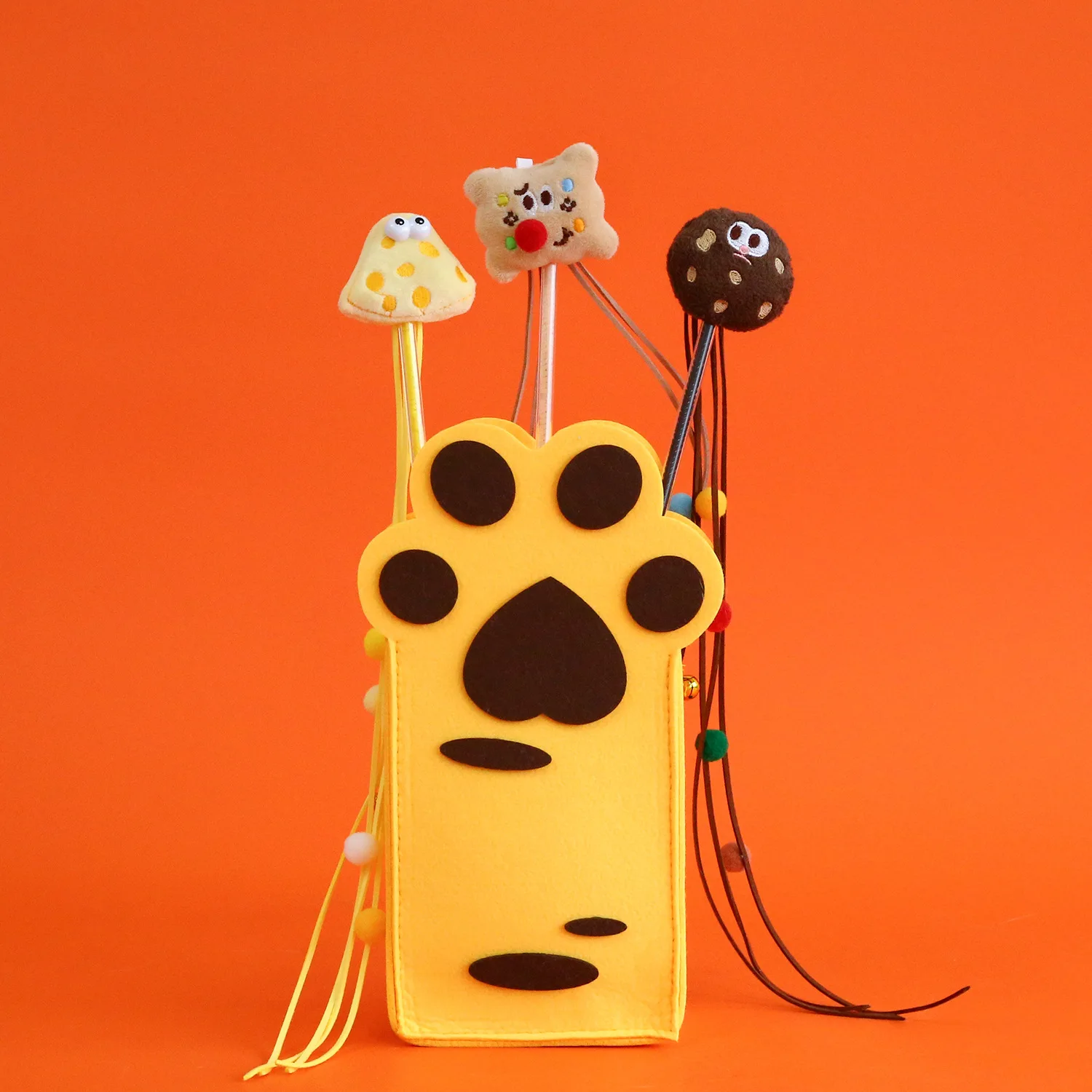 猫キャラクターおもちゃ：クリスピークッキー形でインタラクティブトレーニングを実現