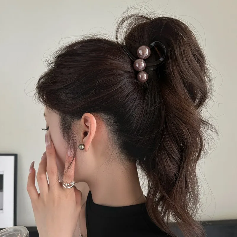 パール付き中型サメ型ヘアクリップ【エレガントなデザイン・後頭部用】