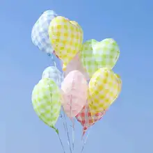 愛らしいデザイン！青白いチェック柄のハート型アルミ風船【誕生日パーティー用・フォトプロップス】