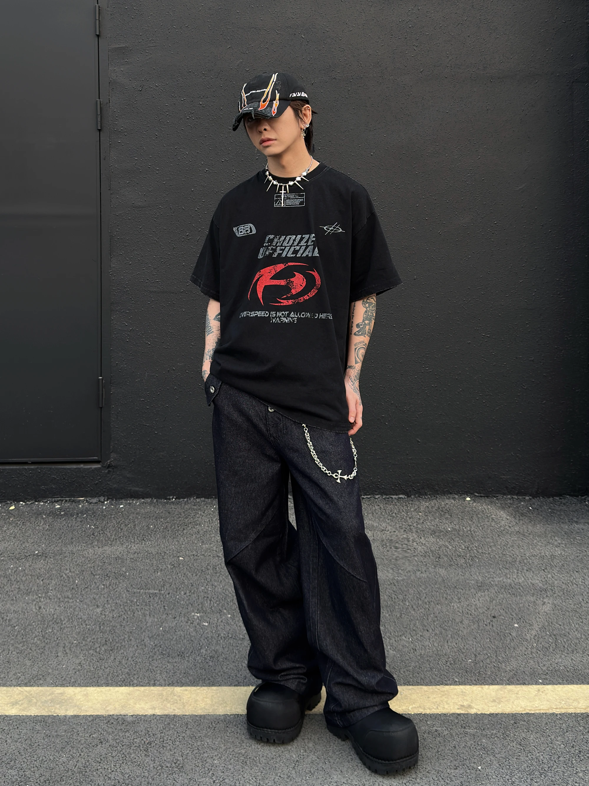 アメリカンビンテージ風 洗い加工ラウンドネックTシャツ：中学生向けストリートファッションの定義と実用性