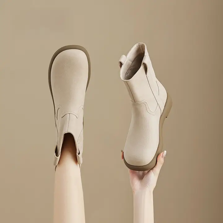 秋冬用 レトロデザインのショートブーツ【スエード・太ヒール・チェルシーブーツ】