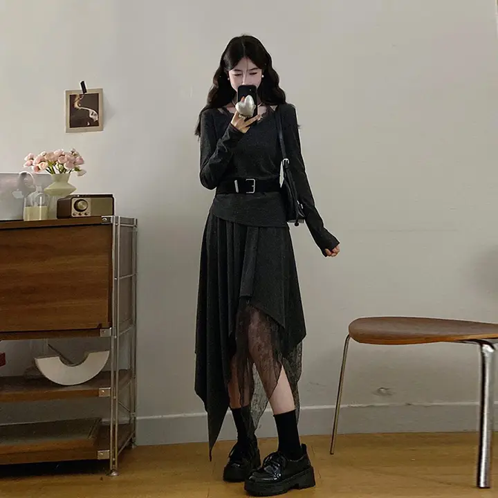 春にぴったりな大きいサイズのレーストップスと不規則なデザインのスカート【カジュアル・二点セット・（セットアップ対応）】