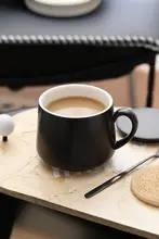 高級感ある黒白マット仕上げの大容量カップ＆ソーサーセット【蓋付き・スプーン付き・オフィス用】