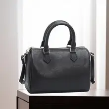 本革製 ボストンバッグ【クラシックデザイン・軽量・便利なショルダーバッグ】