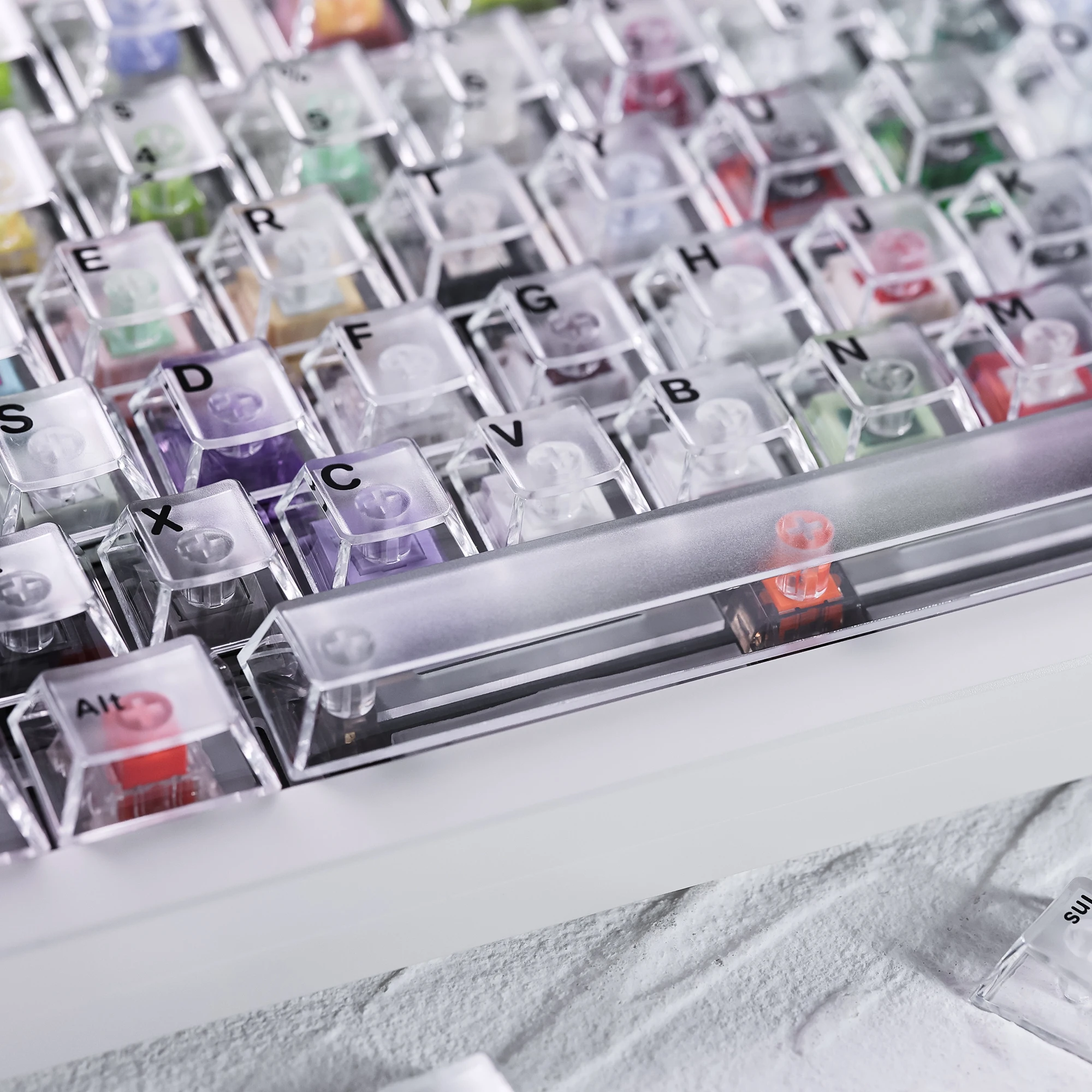 透明マット仕上げのPC製白いキートップ：機械式キーボードの透光デザインと実用性を解説