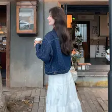 デザイン性の高いデニムショートジャケット【秋用・花柄・長袖】