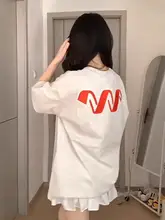 グレーのオーバーサイズ刺繍入りコットンTシャツ【半袖・ルーズフィット・カジュアルスタイル】