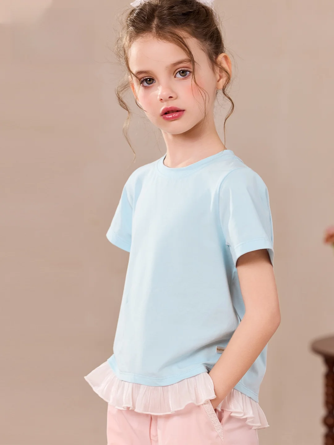 気温20度の子どもに着せるべき服は？夏の涼感Tシャツが意外とベストな理由