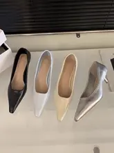 春夏用 牛革製 小猫ヒール ブラック ポインテッドトゥ パンプス【エレガントな通勤用】