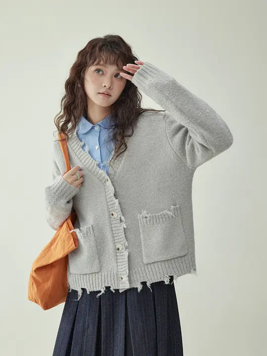 北島AMUU オリジナル Vネックウールニットカーディガン【秋冬用・レディース・シングルボタン・穴あけデザイン】